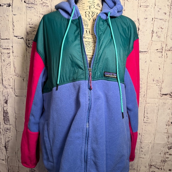 *NWOT* Patagonia Women's Full-Zip Microdini Hoody. Size XL. Multi color. - Picture 4 of 10